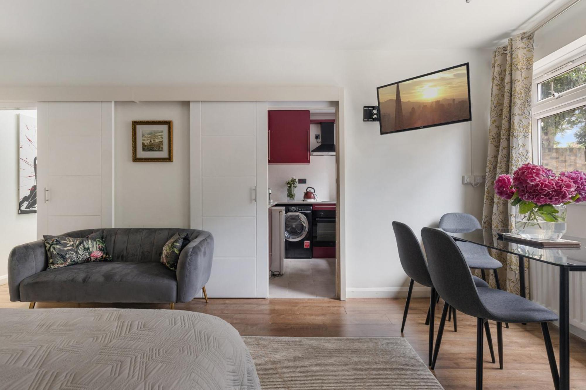 King Studio Apartment With Garden And Parking อีลลิง ภายนอก รูปภาพ